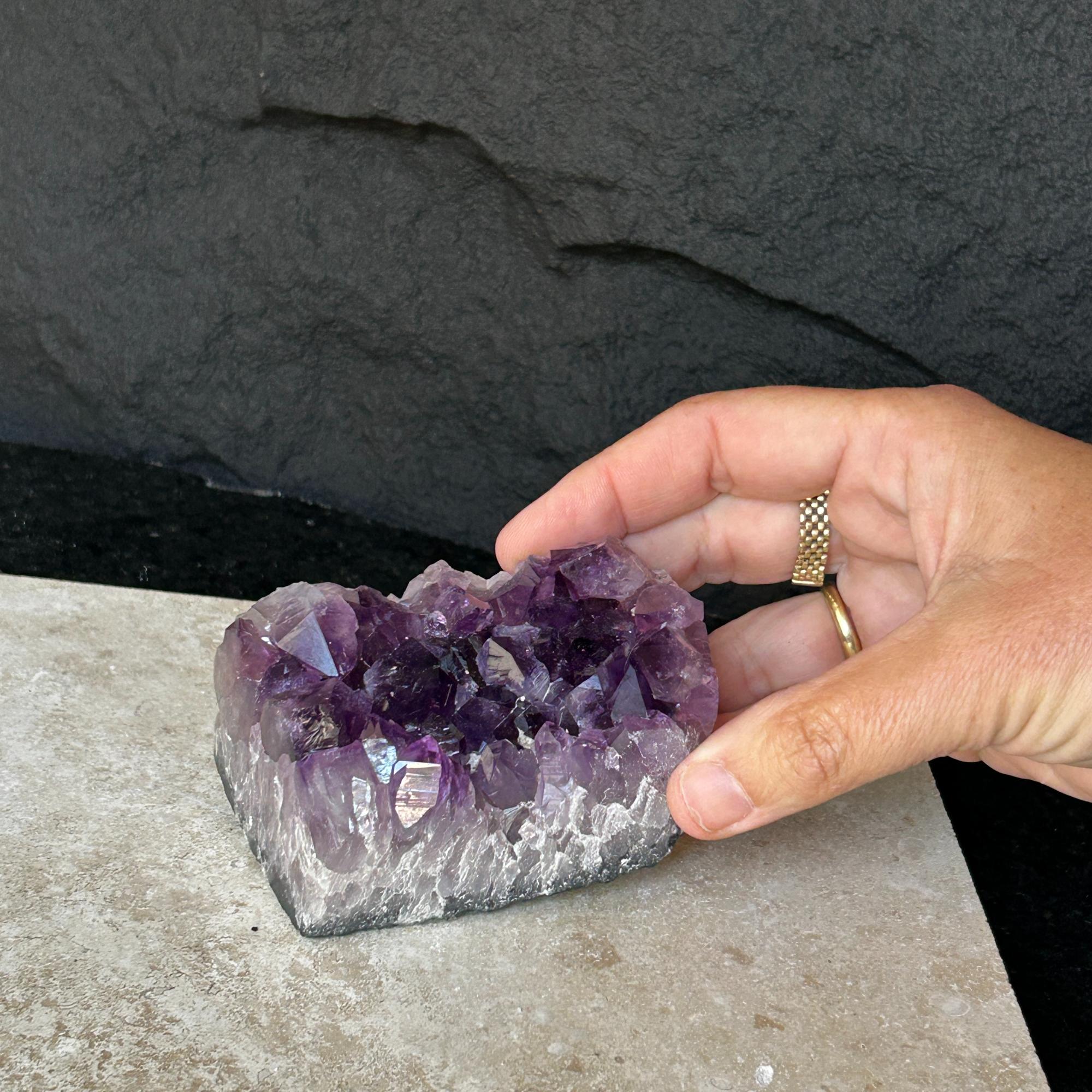 Flat amethyst, Unique raw crystal cluster - New Age Realms