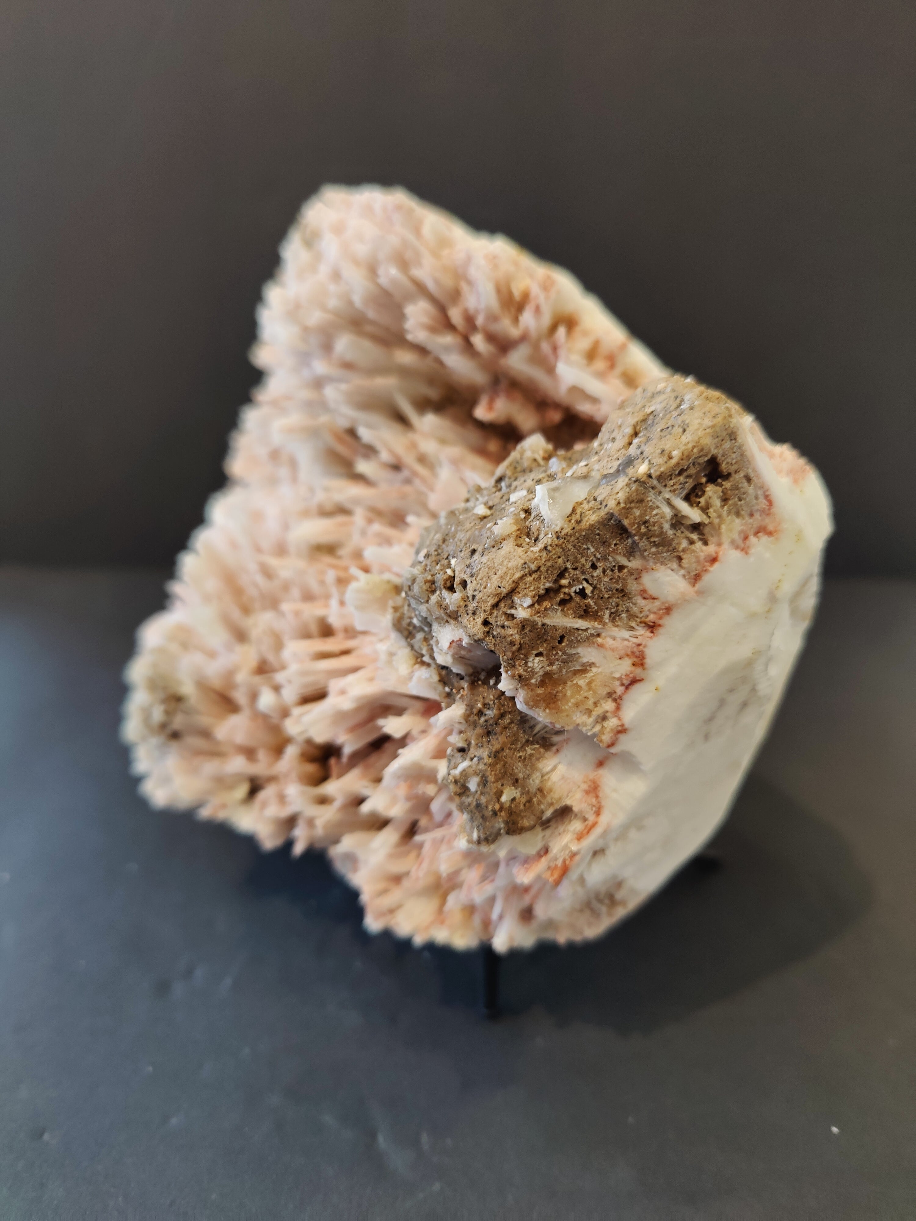 Red Mordenite with Stilbite Specimen 1,425g - New Age Realms