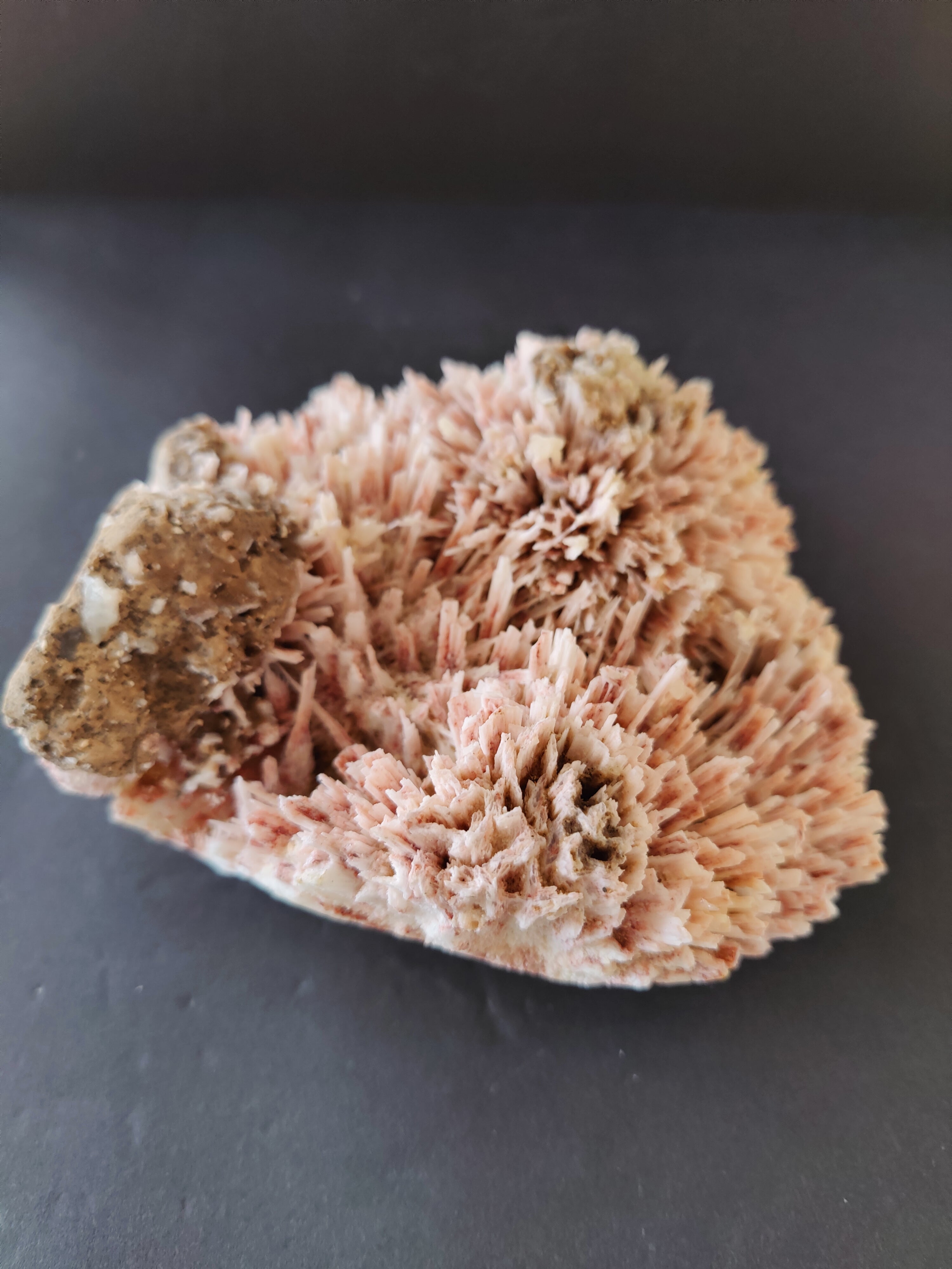 Red Mordenite with Stilbite Specimen 1,425g - New Age Realms