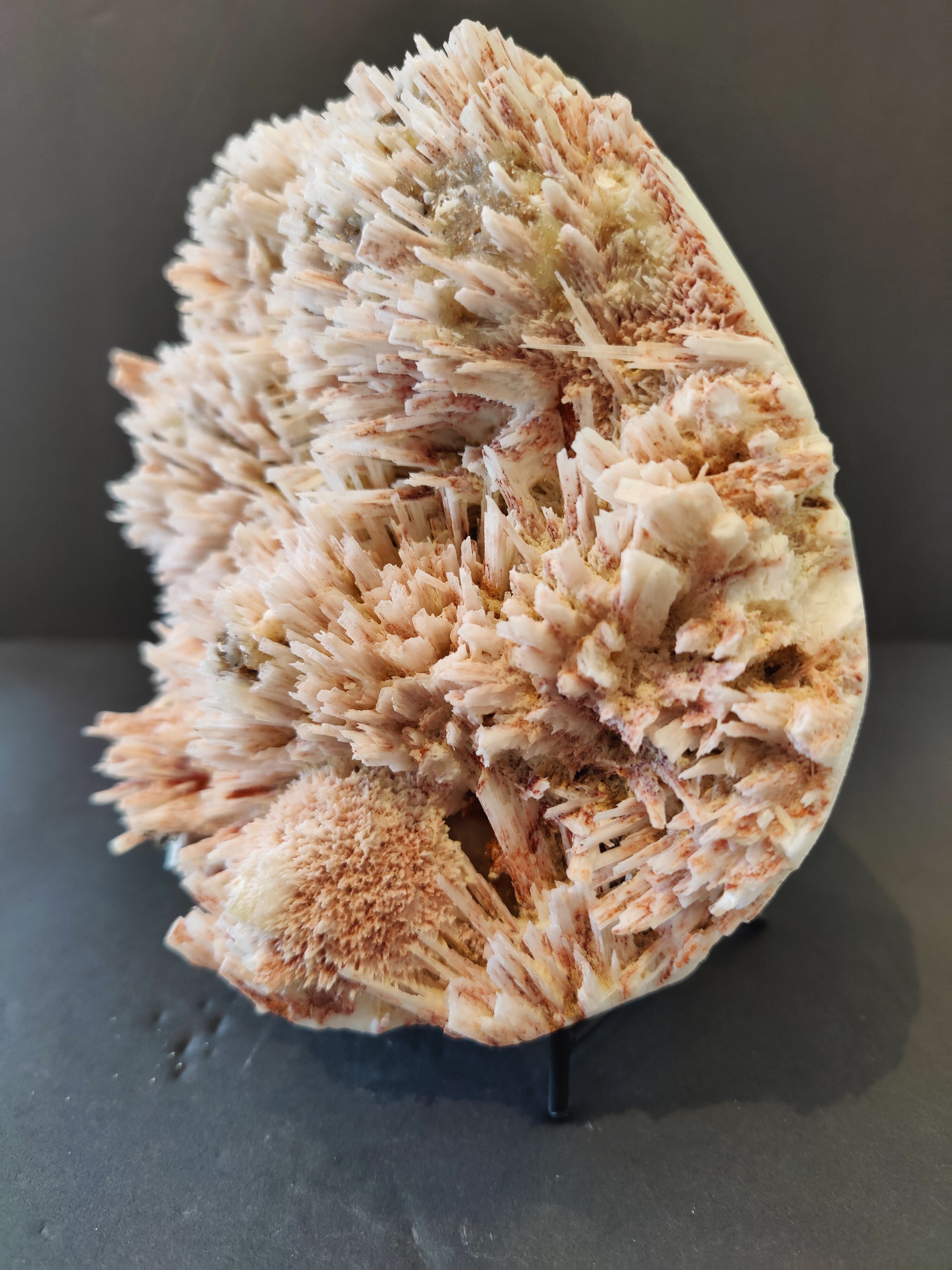 Red Mordenite with Stilbite Specimen 1,988g - New Age Realms