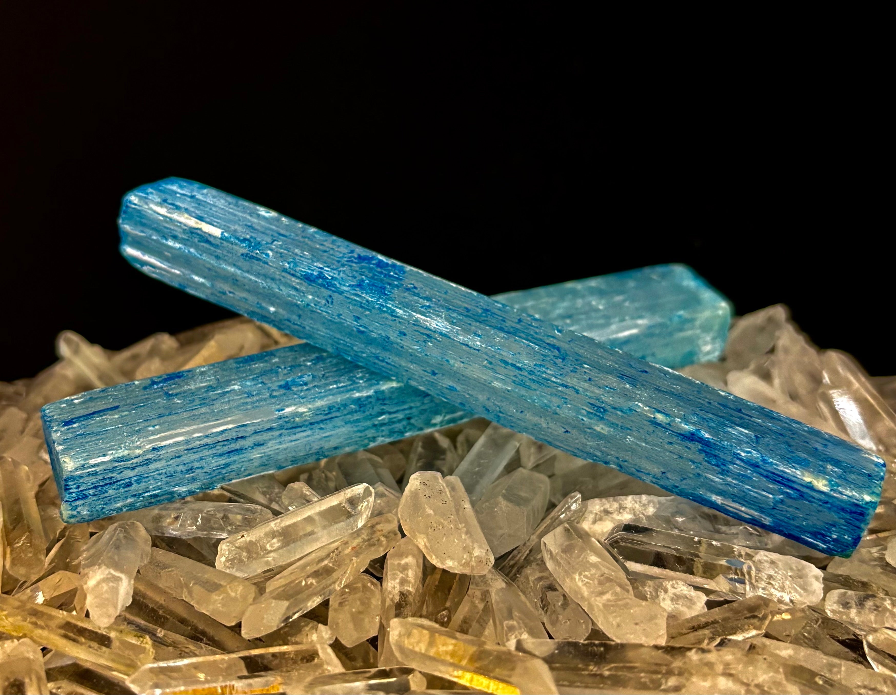 Blue Selenite Charging Stick (6”) – Dyed Raw Crystal Wand for Energy Cleansing, Protection & Spiritual Clarity - New Age Realms