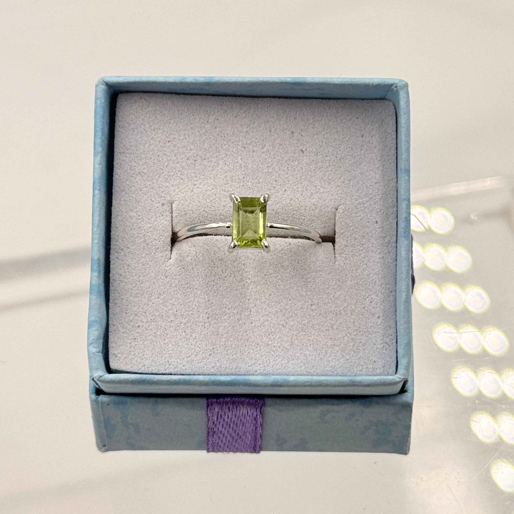 Dainty Peridot Ring