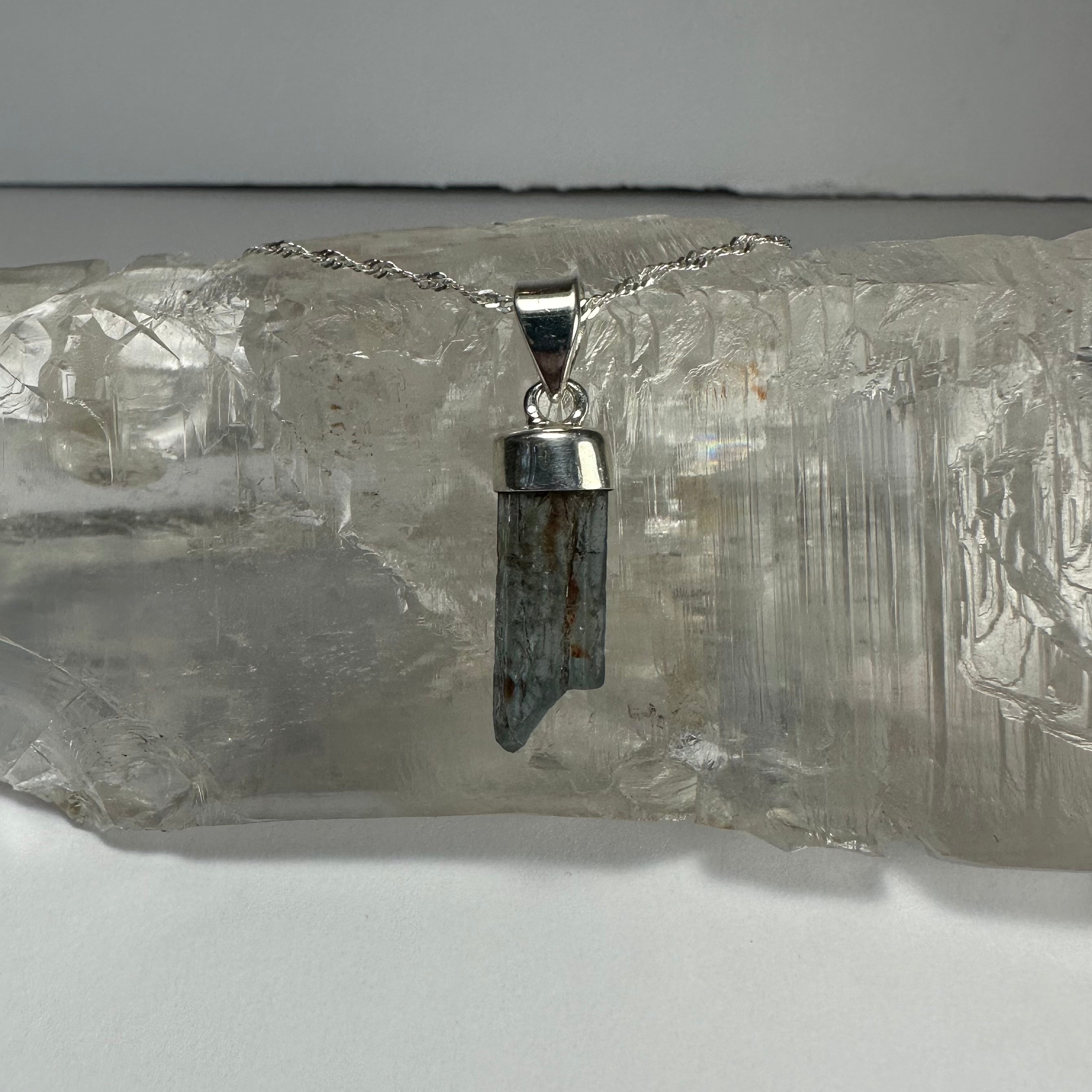 Natural Aquamarine Beryl Pendnat - New Age Realms