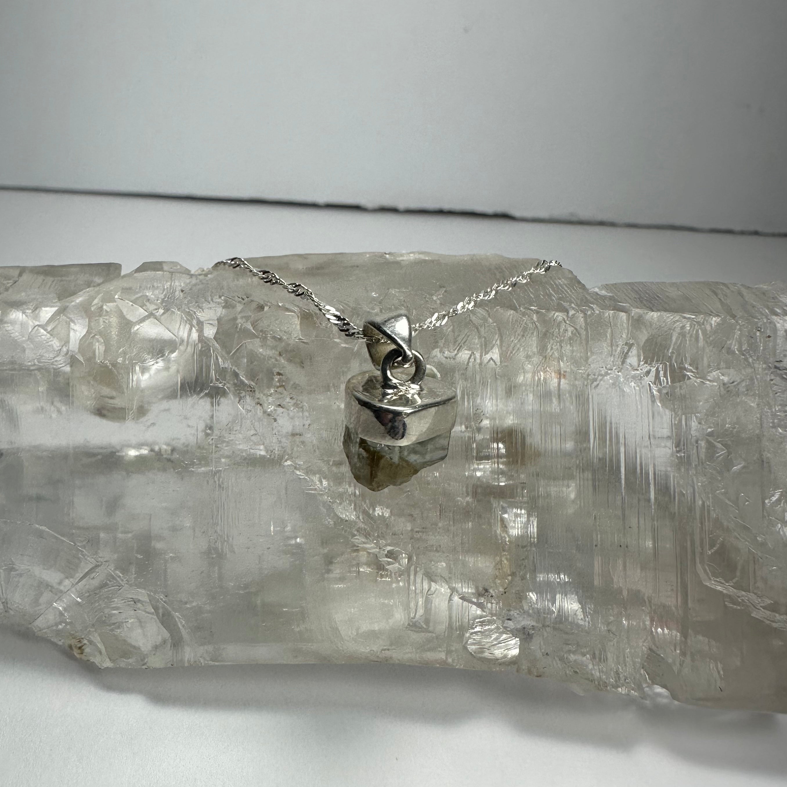 Natural Aquamarine Beryl Pendnat - New Age Realms